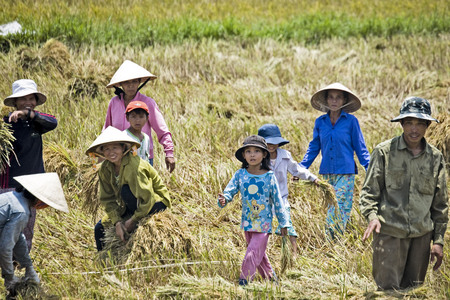 Châu Á và Việt Nam qua ống kính nhiếp ảnh gia người Nga